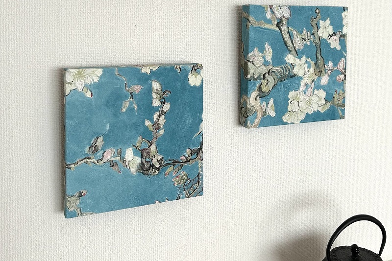 ゴッホの「花咲くアーモンドの木の枝」の壁紙で2枚のミニアートパネルづくり